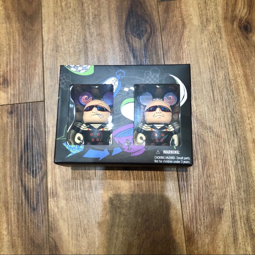 Disney Vinyalmation tweedle dee and tweedle dumb